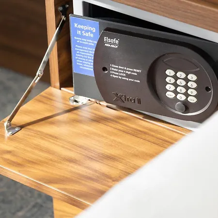 Hampton By Hilton London Gatwick Airport-3