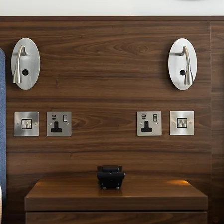 Hampton By Hilton London Gatwick Airport-3