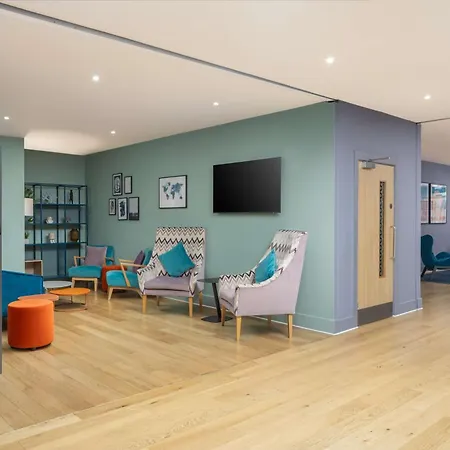 Hampton By Hilton London Gatwick Airport-2