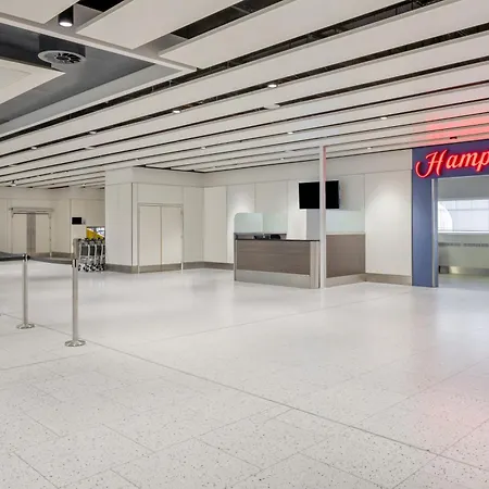 Hampton By Hilton London Gatwick Airport-3
